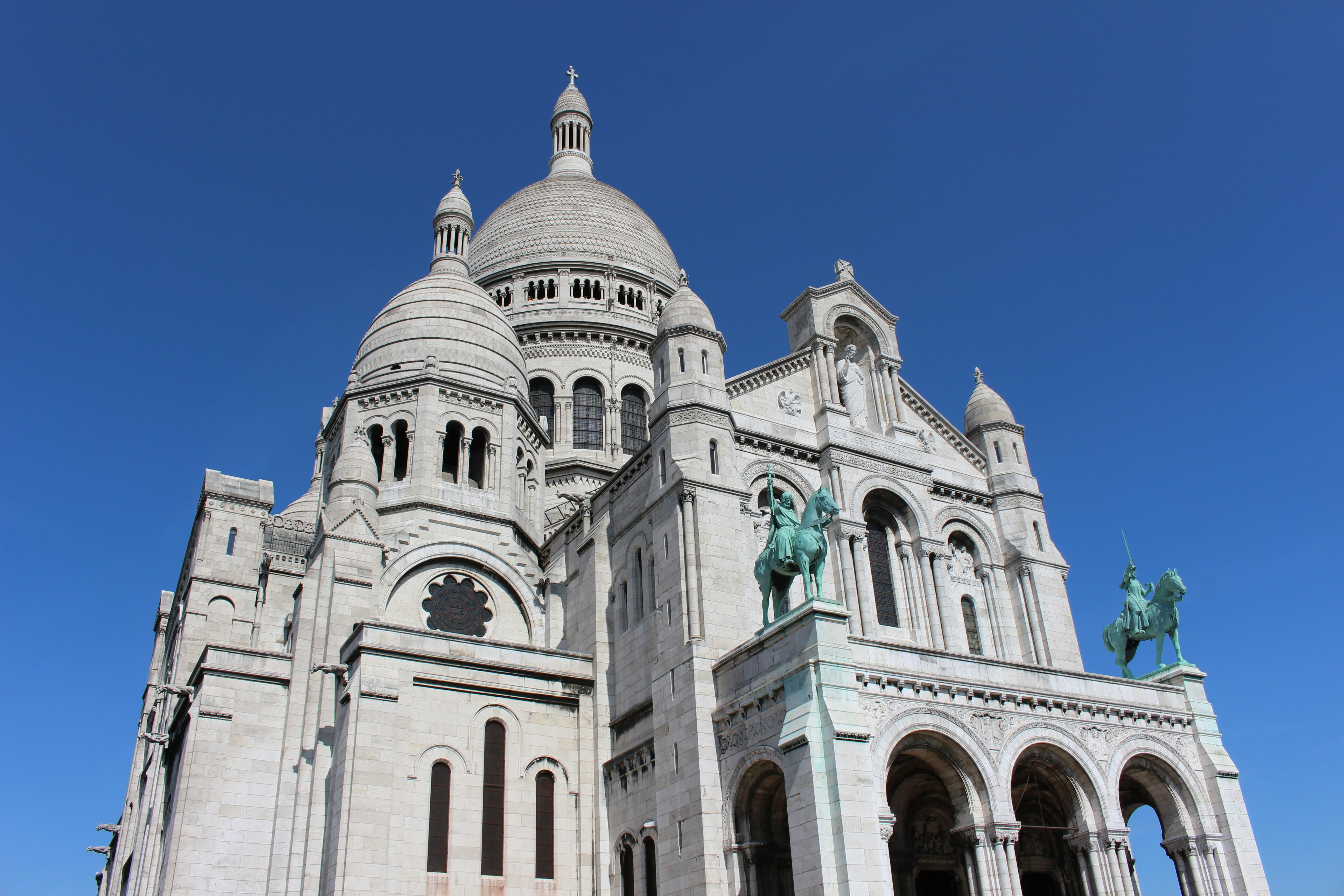 Sacré-Cœur near Short Stay Paris apartments in the 9th arrondissement